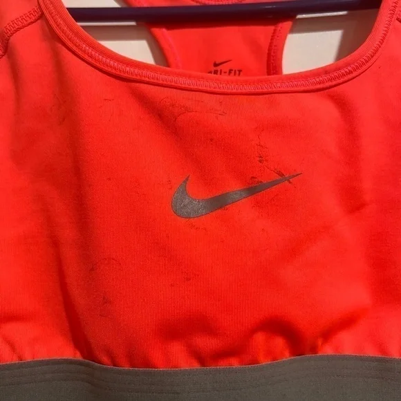 Nike dri-fit sports bra - Picture 2 of 4